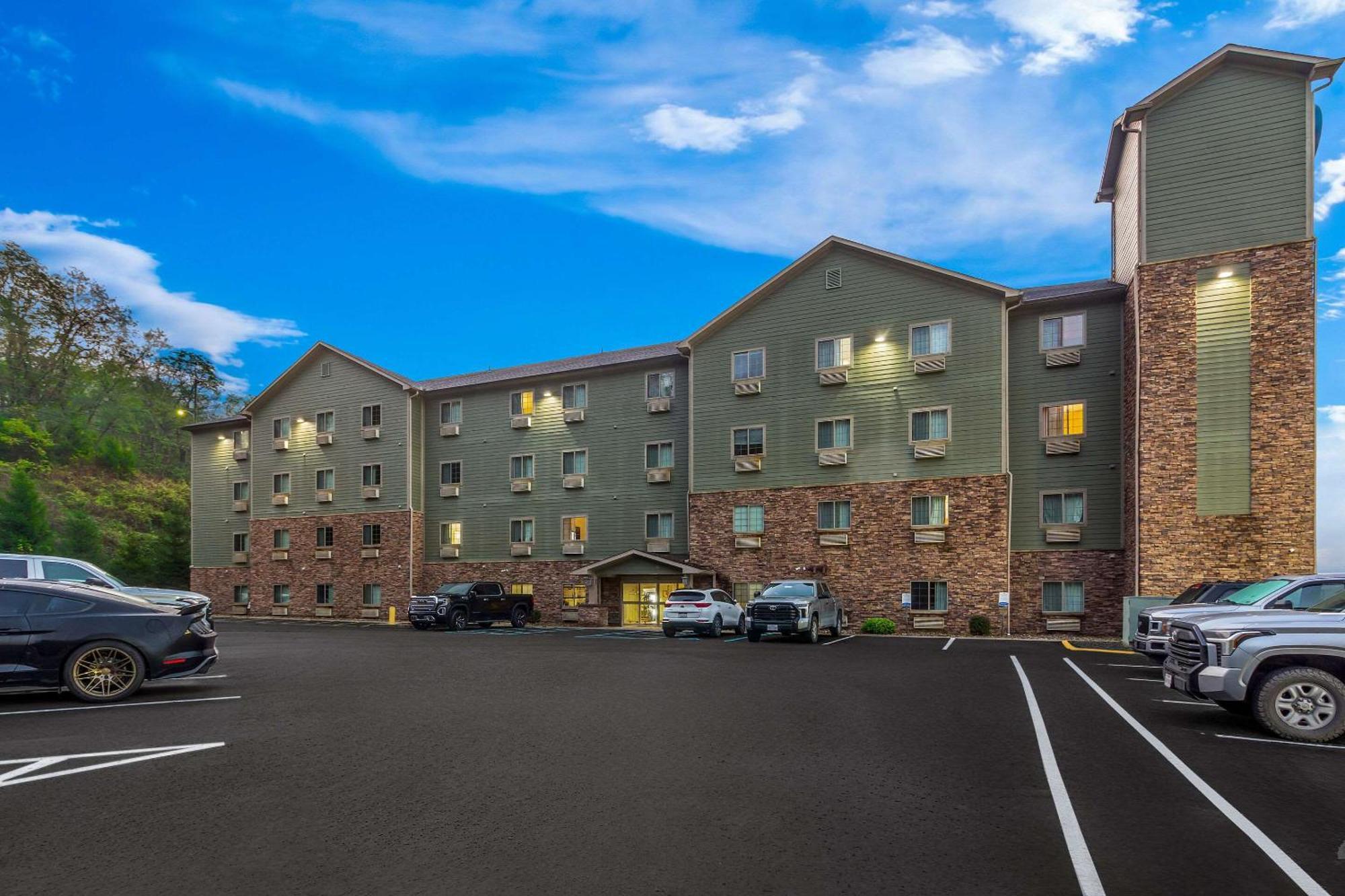 Suburban Studios Morgantown Exterior foto